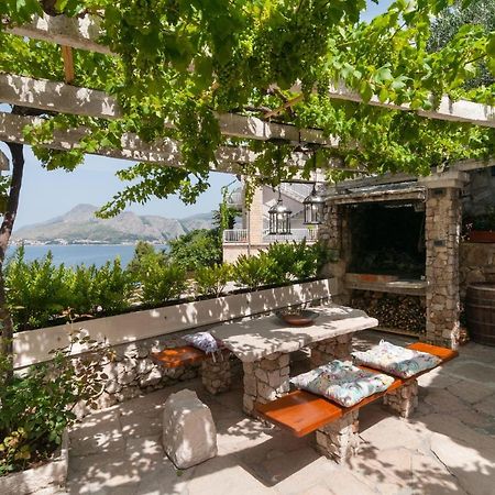 Apartments Larsen Omiš Екстериор снимка