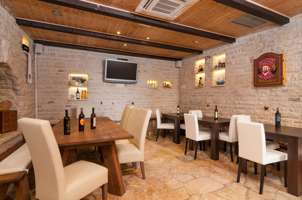 Apartments Larsen Omiš Екстериор снимка