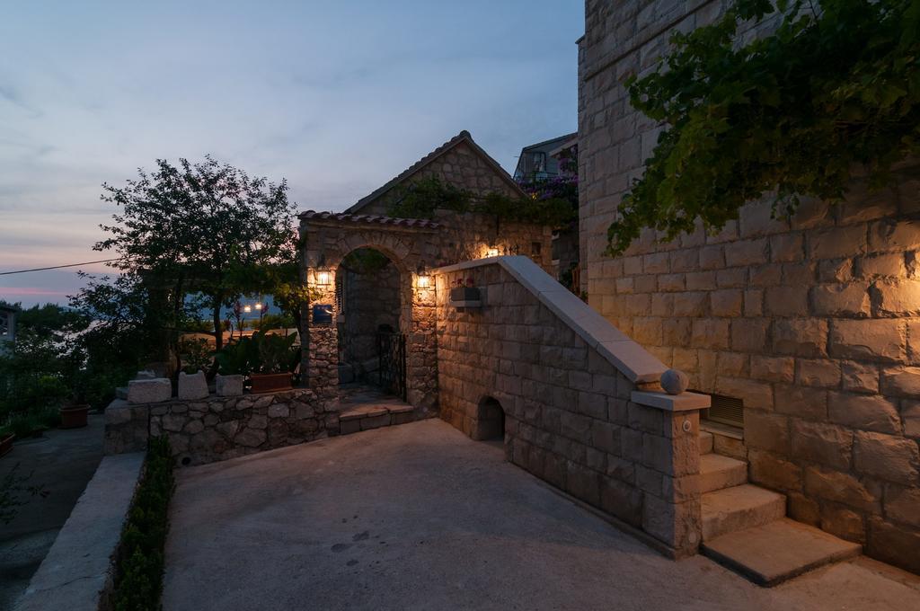 Apartments Larsen Omiš Екстериор снимка
