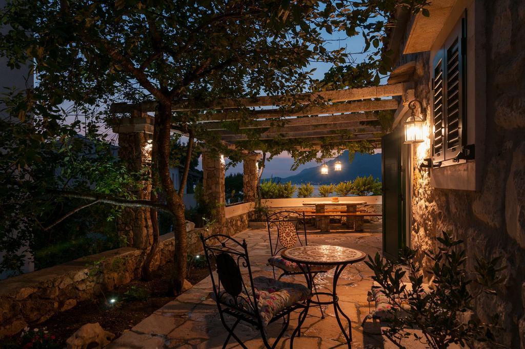 Apartments Larsen Omiš Екстериор снимка