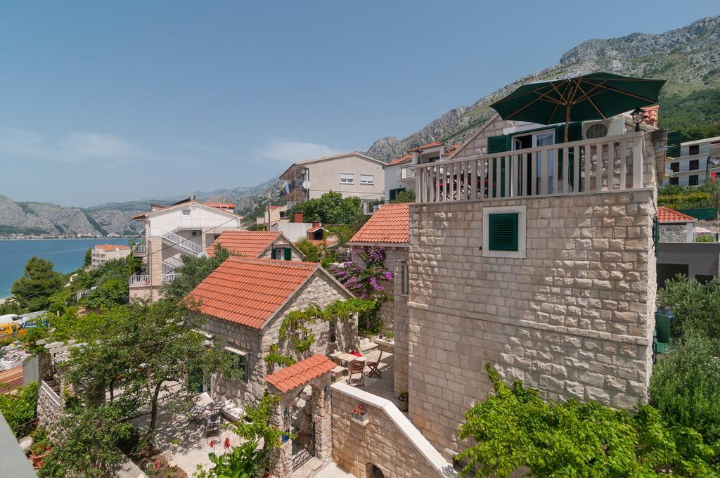 Apartments Larsen Omiš Екстериор снимка
