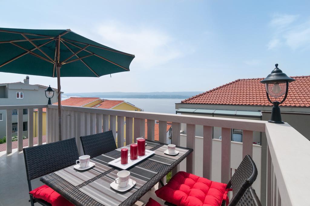Apartments Larsen Omiš Екстериор снимка