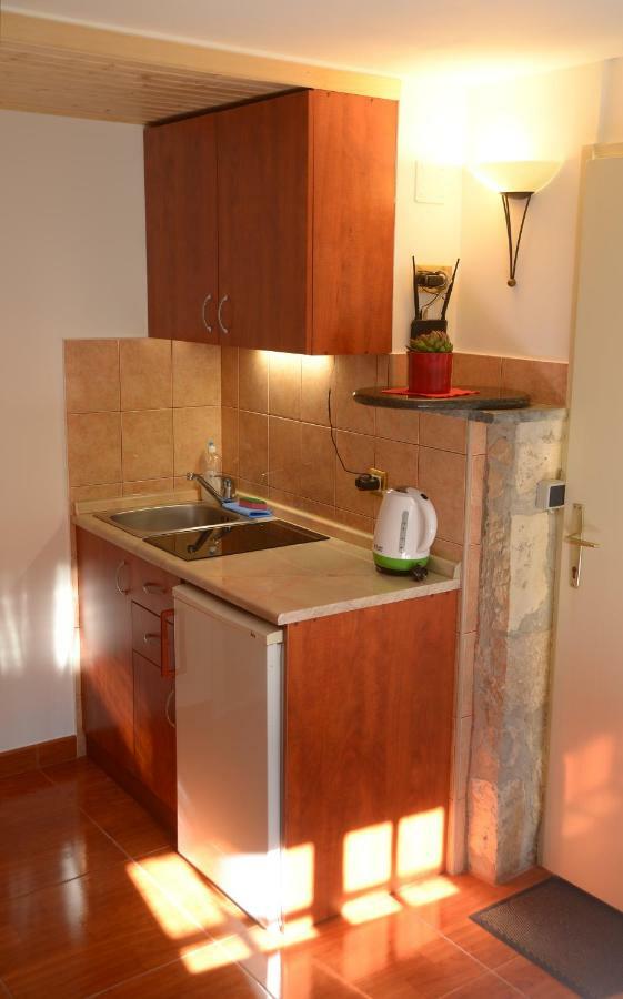 Apartments Larsen Omiš Екстериор снимка