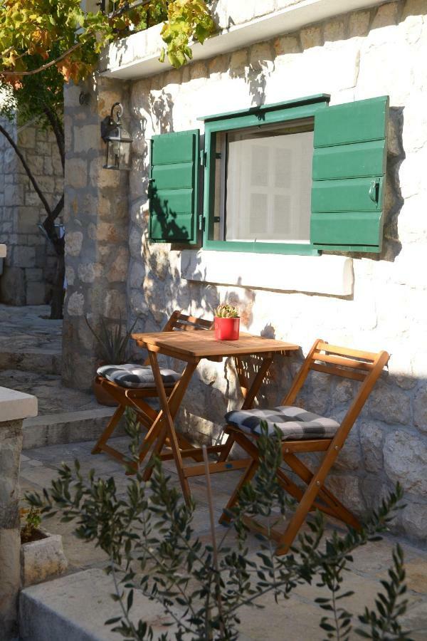 Apartments Larsen Omiš Екстериор снимка