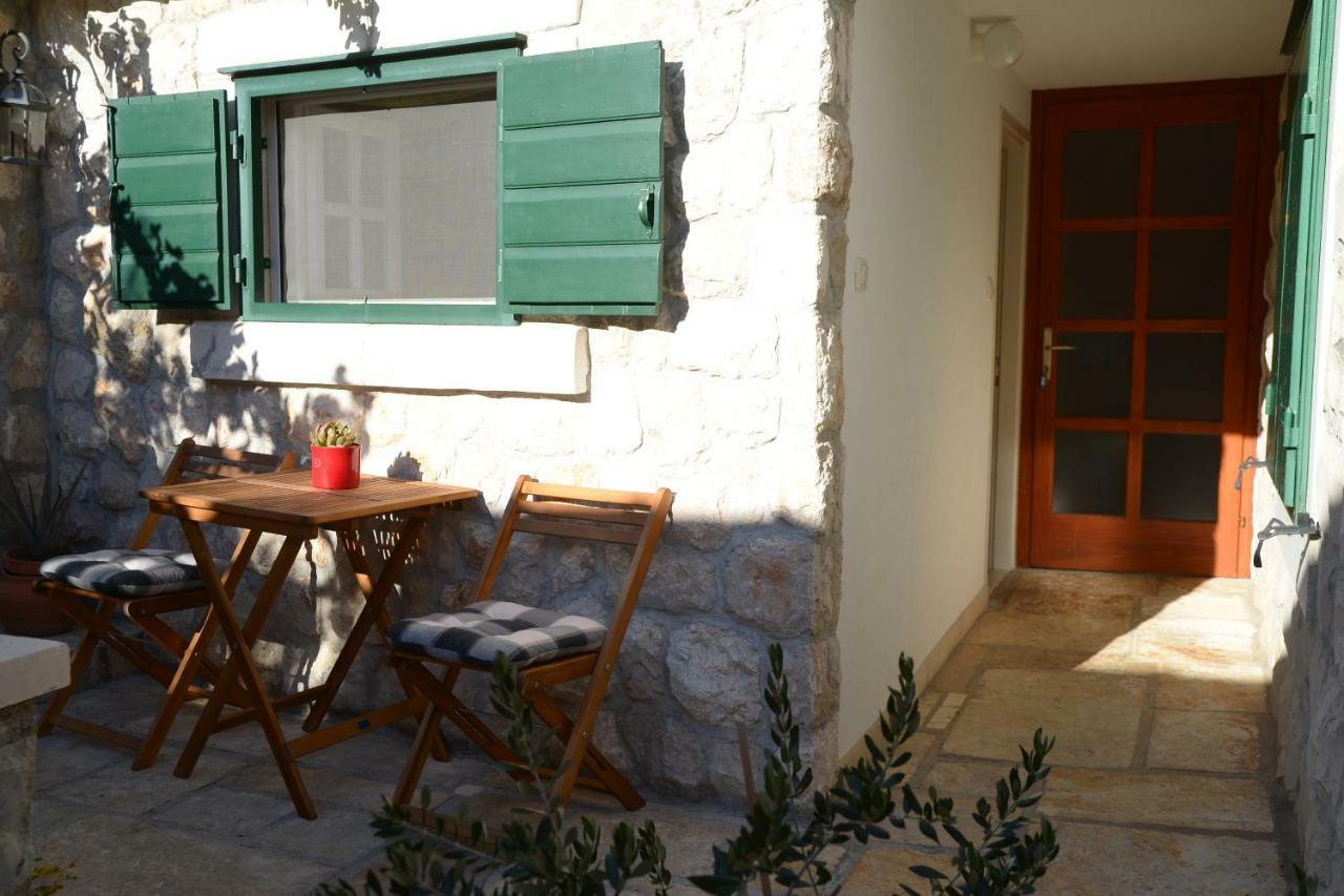 Apartments Larsen Omiš Екстериор снимка